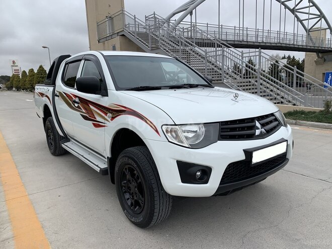 Mitsubishi L200 2014, 166,980 km - 2.5 l - Bakı