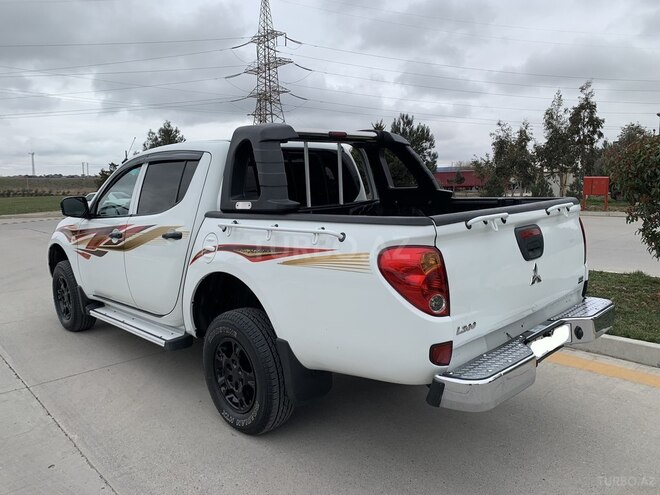 Mitsubishi L200 2014, 166,980 km - 2.5 l - Bakı