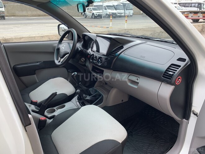 Mitsubishi L200 2014, 166,980 km - 2.5 l - Bakı