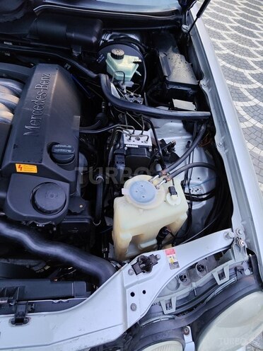 Mercedes E 240 1997, 245,678 km - 2.4 l - Gəncə