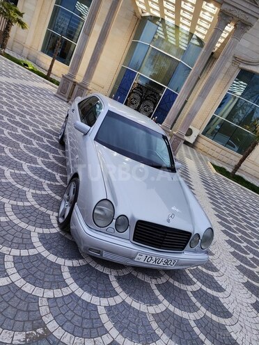 Mercedes E 240 1997, 245,678 km - 2.4 l - Gəncə
