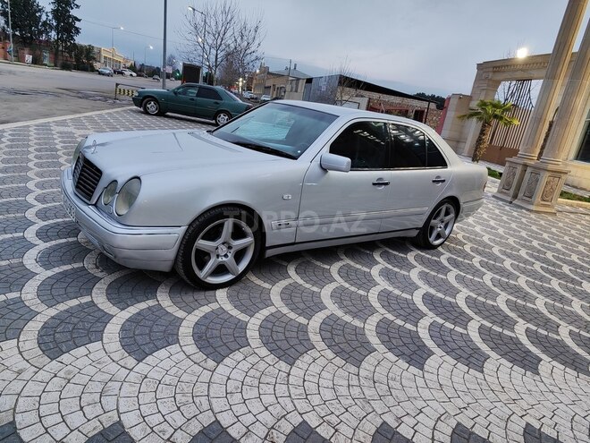 Mercedes E 240 1997, 245,678 km - 2.4 l - Gəncə