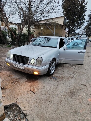 Mercedes E 240 1997, 245,678 km - 2.4 l - Gəncə
