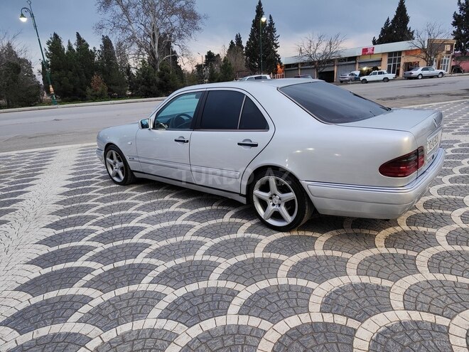 Mercedes E 240 1997, 245,678 km - 2.4 l - Gəncə