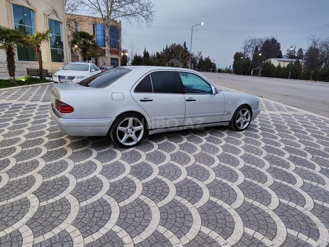 Mercedes E 240 1997, 245,678 km - 2.4 l - Gəncə