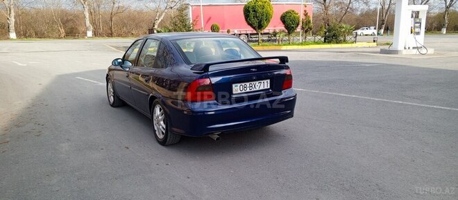 Opel Vectra 2000, 250,000 km - 2.0 l - Zaqatala