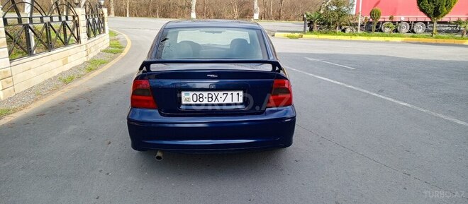 Opel Vectra 2000, 250,000 km - 2.0 l - Zaqatala