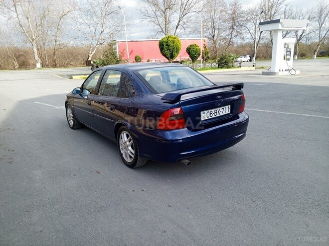 Opel Vectra 2000, 250,000 km - 2.0 l - Zaqatala