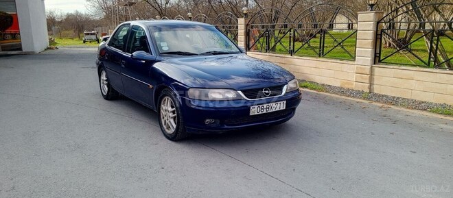 Opel Vectra 2000, 250,000 km - 2.0 l - Zaqatala