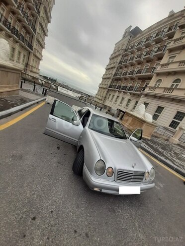 Mercedes E 300 1999, 115,000 km - 3.0 l - Bakı