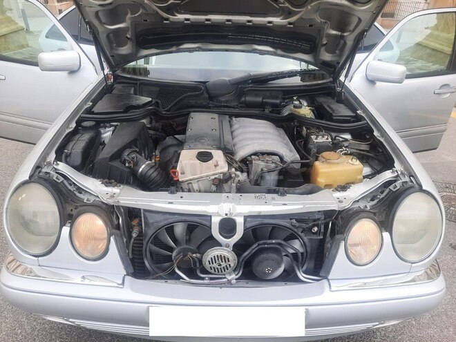 Mercedes E 300 1999, 115,000 km - 3.0 l - Bakı