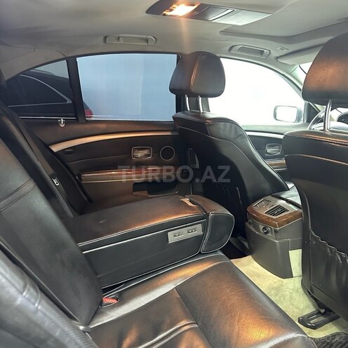 BMW 745-12