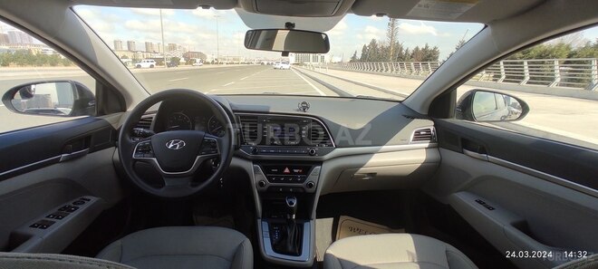 Hyundai Elantra 2018, 67,000 km - 2.0 l - Bakı