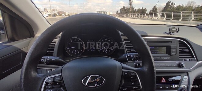 Hyundai Elantra 2018, 67,000 km - 2.0 l - Bakı