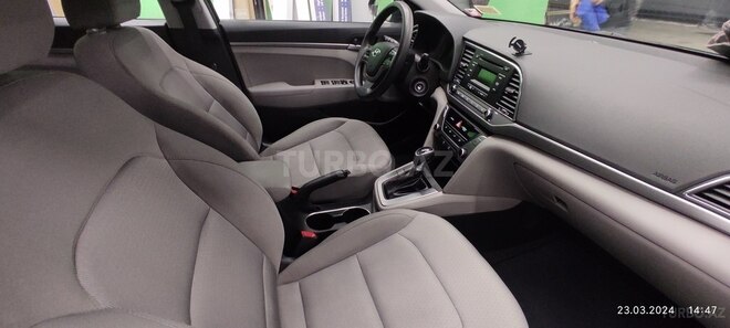 Hyundai Elantra 2018, 67,000 km - 2.0 l - Bakı