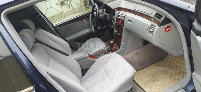 Mercedes E 240 1999, 343,565 km - 2.4 l - Bakı
