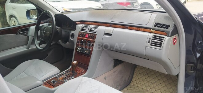 Mercedes E 240 1999, 343,565 km - 2.4 l - Bakı