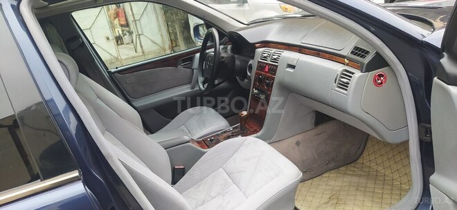 Mercedes E 240 1999, 343,565 km - 2.4 l - Bakı