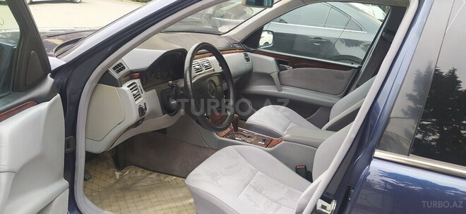 Mercedes E 240 1999, 343,565 km - 2.4 l - Bakı