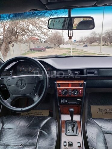 Mercedes E 220 1994, 350,000 km - 2.2 л - Bakı