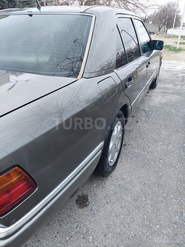 Mercedes E 220 1994, 350,000 km - 2.2 л - Bakı