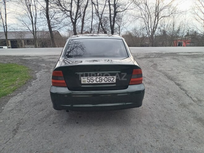 Opel Vectra 1998, 300,000 km - 1.8 l - Zaqatala