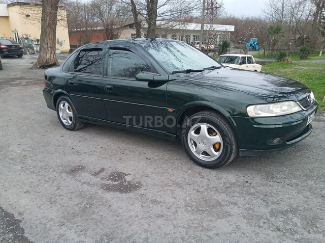 Opel Vectra 1998, 300,000 km - 1.8 l - Zaqatala