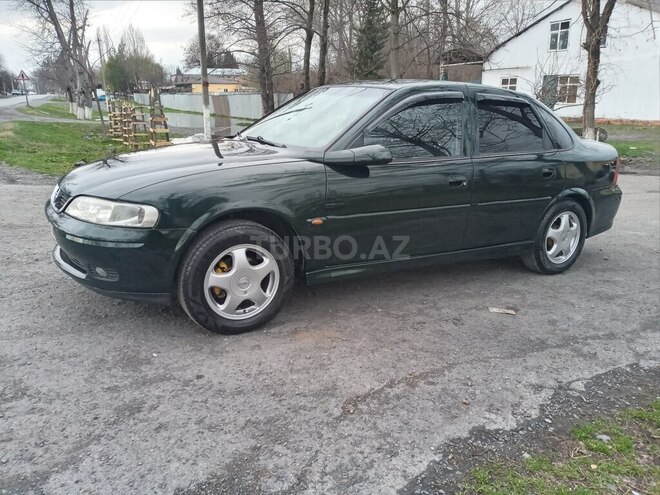 Opel Vectra 1998, 300,000 km - 1.8 l - Zaqatala