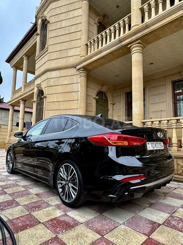 Hyundai Elantra 2017, 123,919 km - 1.6 l - Bakı