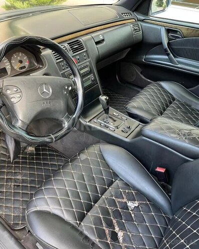 Mercedes E 270 2001, 436,852 km - 2.7 l - Ağcabədi