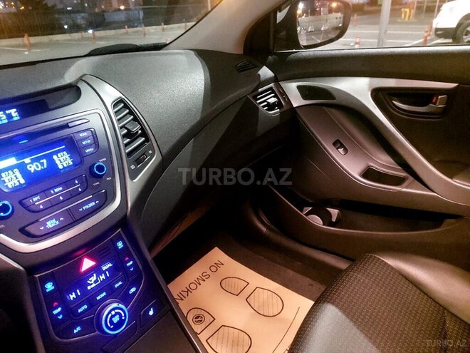 Hyundai Elantra 2015, 133,601 km - 1.6 l - Bakı