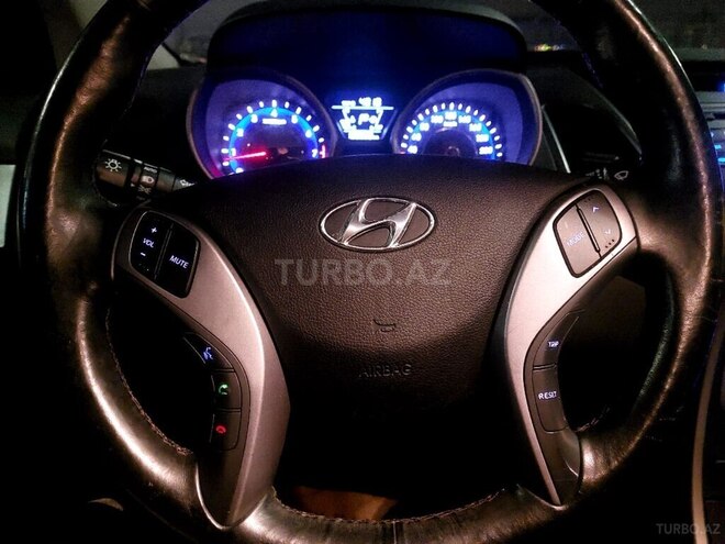 Hyundai Elantra 2015, 133,601 km - 1.6 l - Bakı