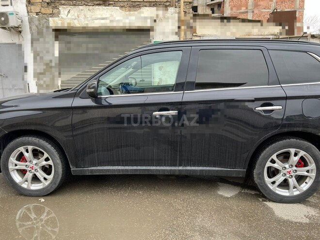 Mitsubishi Outlander 2013, 235,000 km - 3.0 l - Bakı