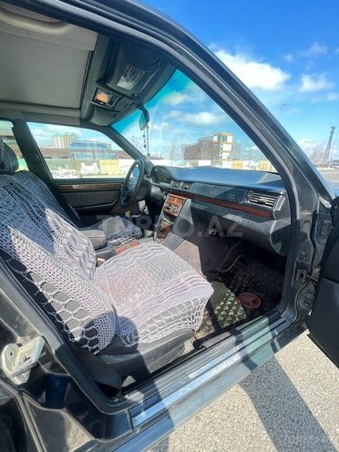 Mercedes E 220 1994, 381,120 km - 2.2 l - Bakı