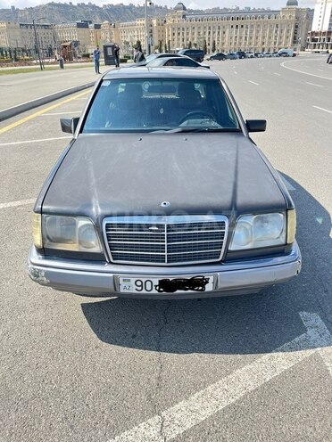 Mercedes E 220 1994, 381,120 km - 2.2 l - Bakı