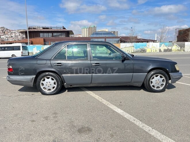 Mercedes E 220 1994, 381,120 km - 2.2 l - Bakı