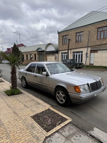Mercedes E 200 1993, 123,456 km - 2.0 l - Gəncə