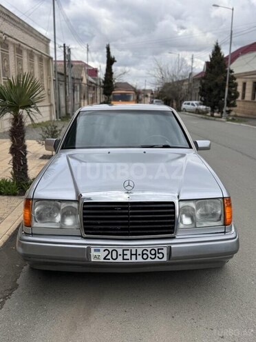 Mercedes E 200 1993, 123,456 km - 2.0 l - Gəncə