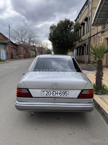 Mercedes E 200 1993, 123,456 km - 2.0 l - Gəncə