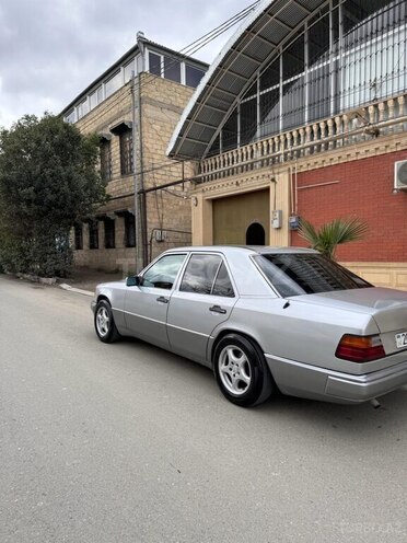 Mercedes E 200 1993, 123,456 km - 2.0 l - Gəncə