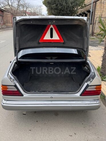 Mercedes E 200 1993, 123,456 km - 2.0 l - Gəncə
