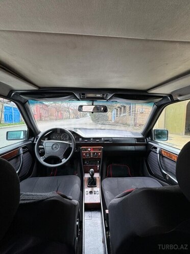 Mercedes E 200 1993, 123,456 km - 2.0 l - Gəncə