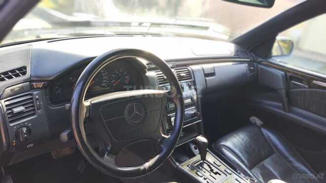 Mercedes E 320 1998, 183,000 km - 3.2 l - Yevlax