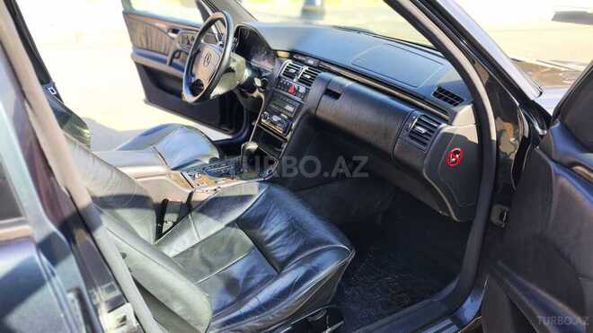 Mercedes E 320 1998, 183,000 km - 3.2 l - Yevlax