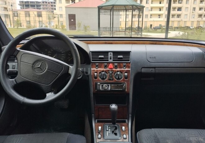 Mercedes C 180 1998, 298,000 km - 1.8 l - Bakı