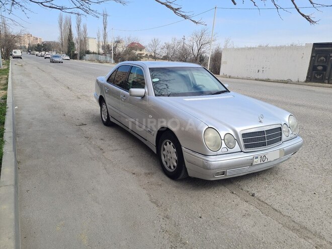 Mercedes E 240 1999, 258,000 km - 2.4 l - Bakı