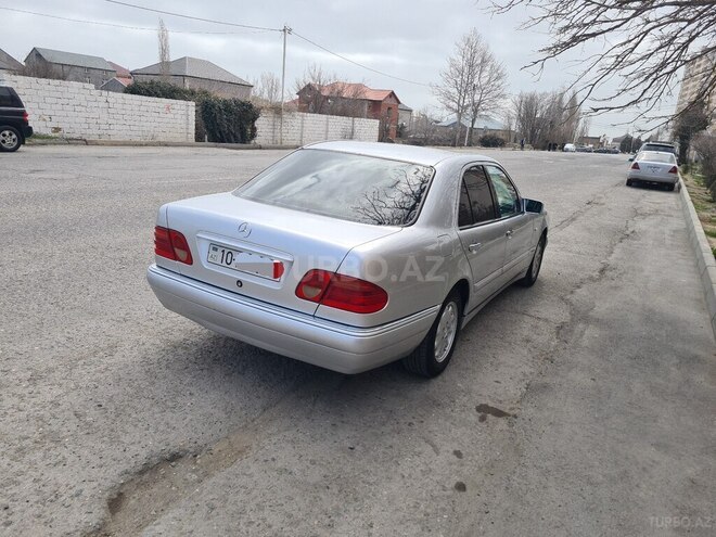 Mercedes E 240 1999, 258,000 km - 2.4 l - Bakı