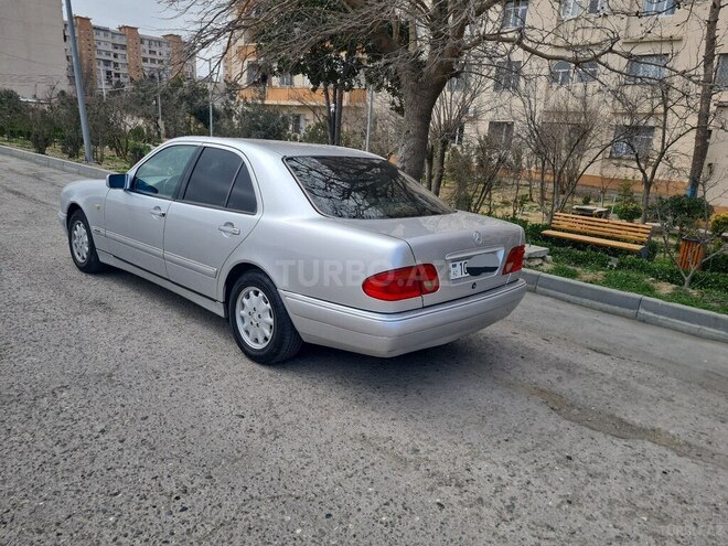 Mercedes E 240 1999, 258,000 km - 2.4 l - Bakı