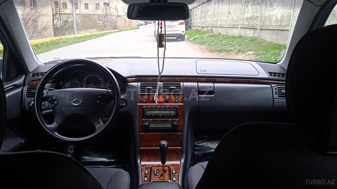 Mercedes E 220 1999, 385,000 km - 2.2 l - Bakı