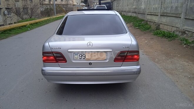 Mercedes E 220 1999, 385,000 km - 2.2 l - Bakı